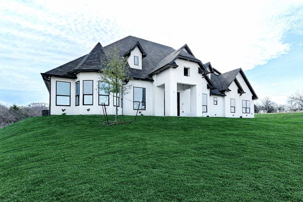 1107 Lily Court, Grand Prairie, TX 75104