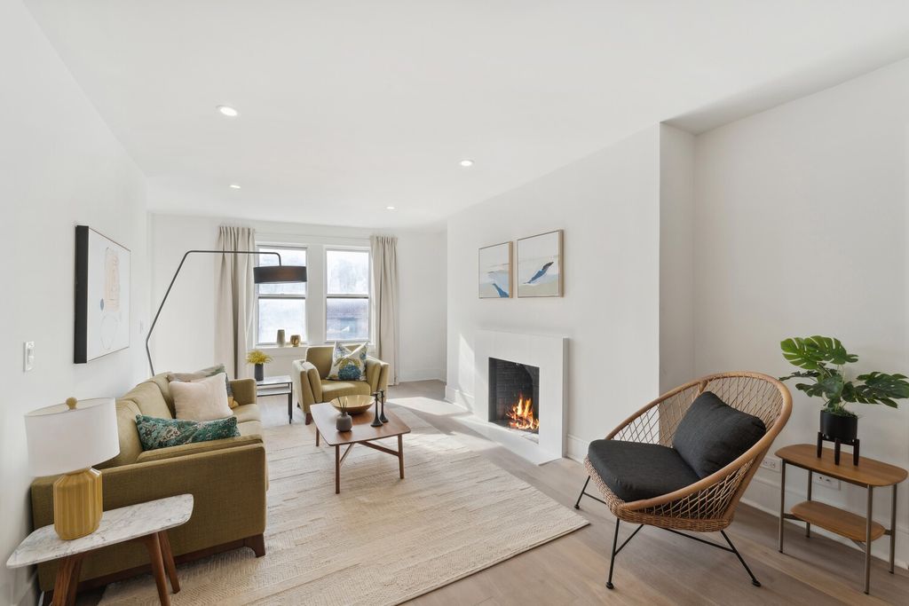 14809 Northern Blvd Apt 6L, New York City, NY 11354