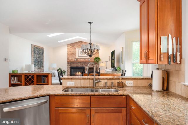 5317 FORREST CT, Warrenton, VA 20187
