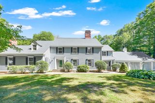 5 Hilltop Park, Wilbraham, MA 01095