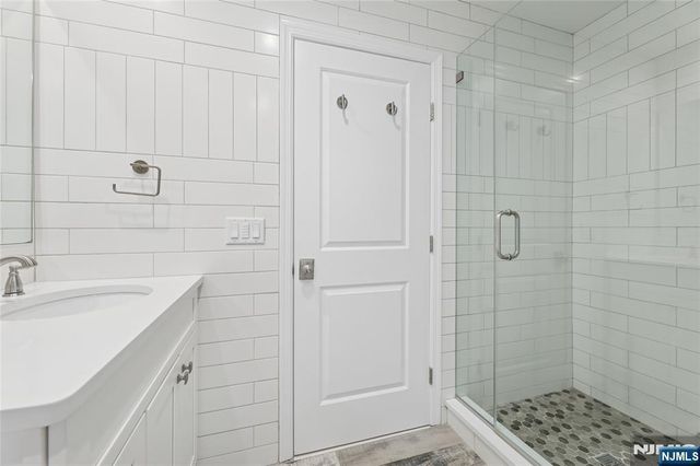 48 John Place, Bergenfield, NJ 07621