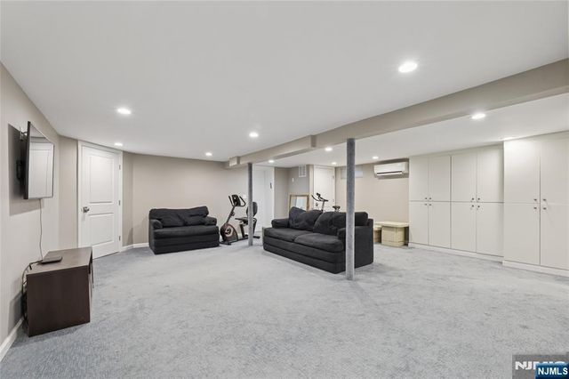 48 John Place, Bergenfield, NJ 07621