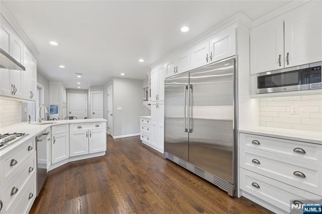 48 John Place, Bergenfield, NJ 07621