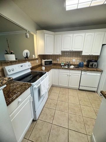 2850 N Palm Aire Drive 207, Pompano Beach, FL 33069