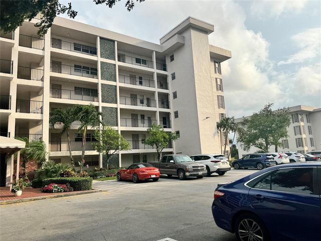 2850 N Palm Aire Drive 207, Pompano Beach, FL 33069