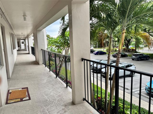 2850 N Palm Aire Drive 207, Pompano Beach, FL 33069