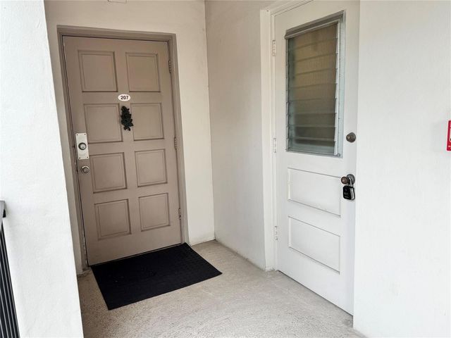 2850 N Palm Aire Drive 207, Pompano Beach, FL 33069