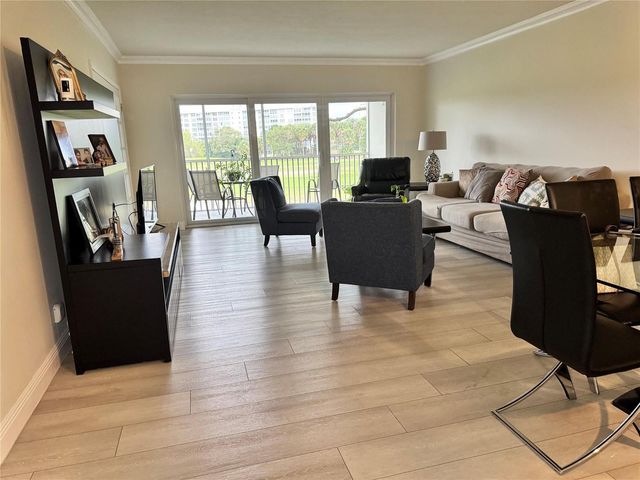 2850 N Palm Aire Drive 207, Pompano Beach, FL 33069