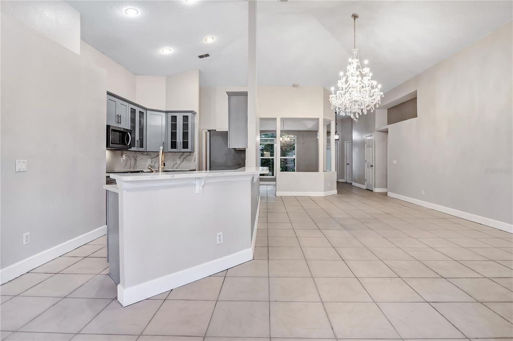 Image 12 of property listing at 3625 GATLIN PLACE CIRCLE, Orlando, FL 32812