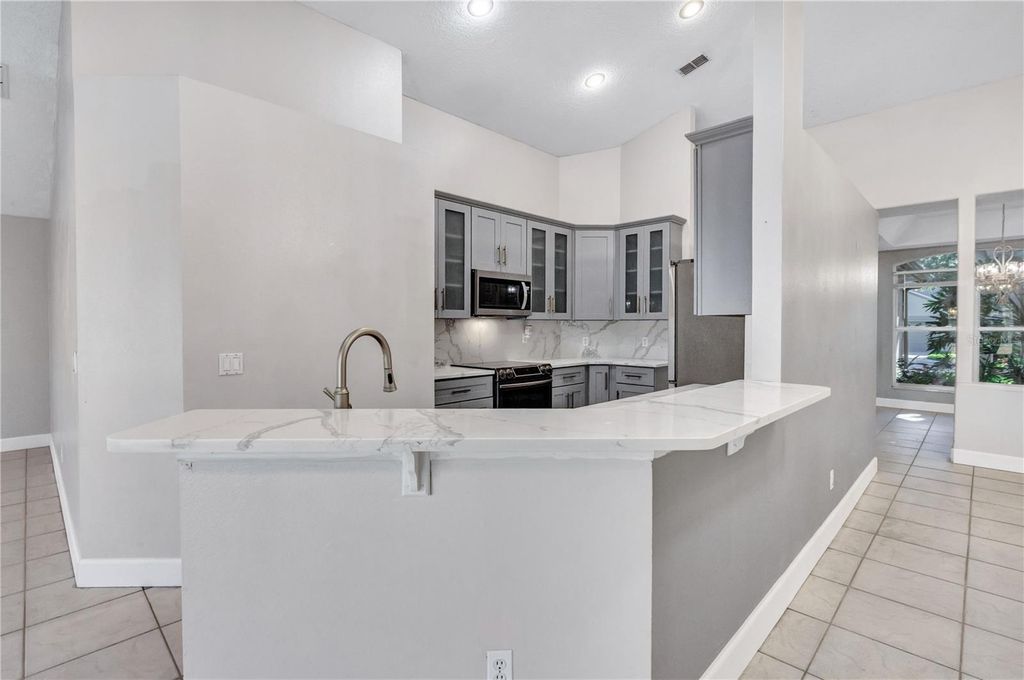 Image 13 of property listing at 3625 GATLIN PLACE CIRCLE, Orlando, FL 32812