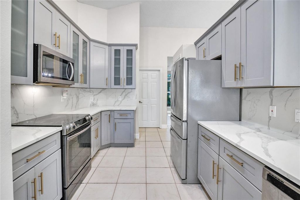 Image 15 of property listing at 3625 GATLIN PLACE CIRCLE, Orlando, FL 32812