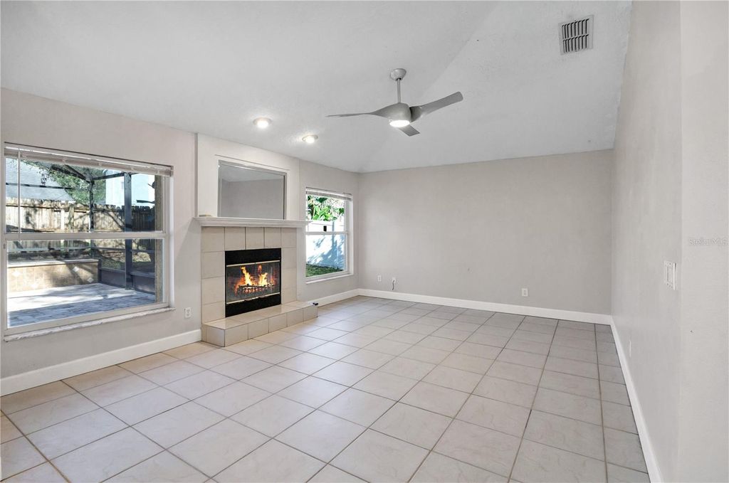 Image 18 of property listing at 3625 GATLIN PLACE CIRCLE, Orlando, FL 32812