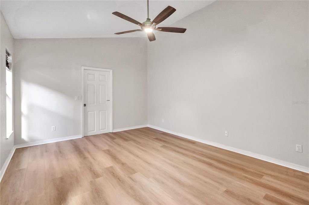 Image 21 of property listing at 3625 GATLIN PLACE CIRCLE, Orlando, FL 32812