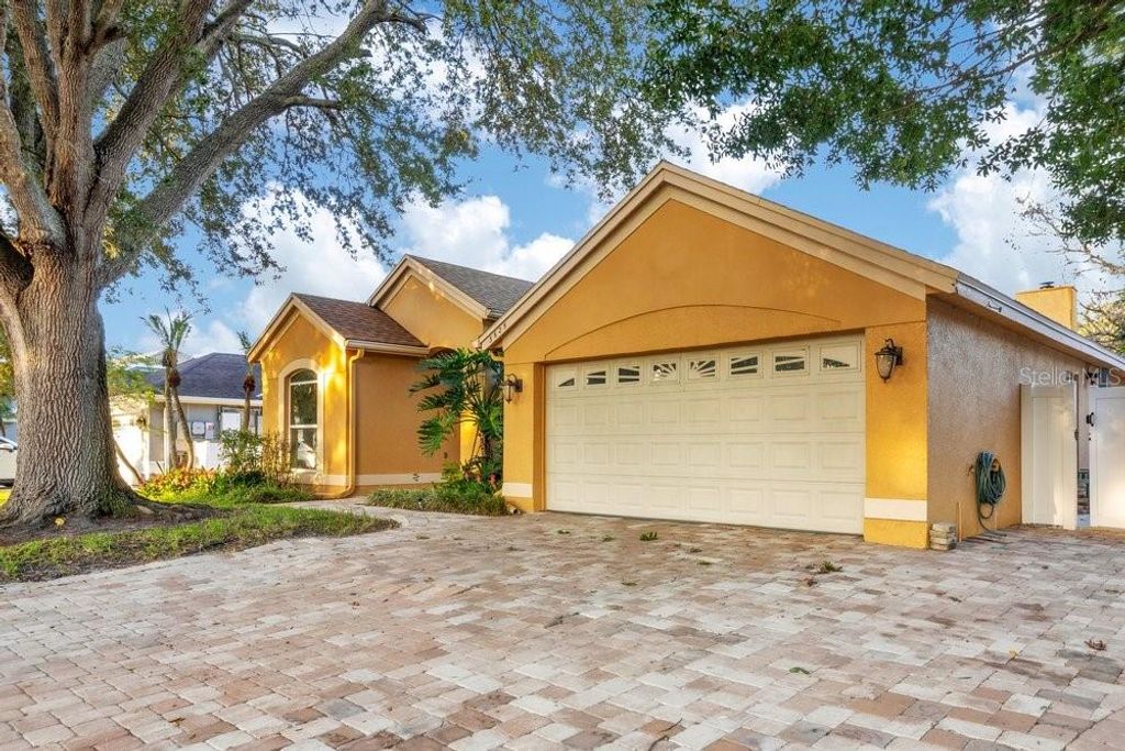 Image 4 of property listing at 3625 GATLIN PLACE CIRCLE, Orlando, FL 32812