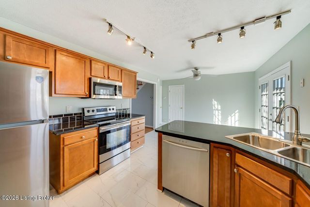 6404 Faris Way, Louisville, KY 40272