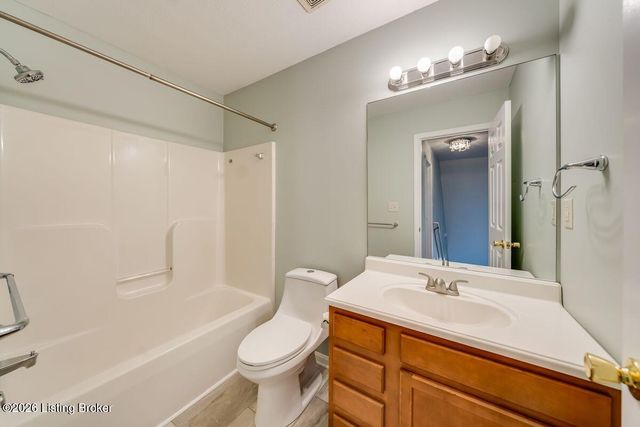 6404 Faris Way, Louisville, KY 40272