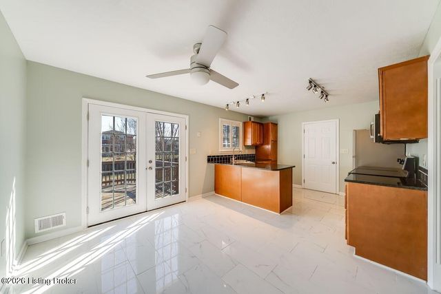 6404 Faris Way, Louisville, KY 40272