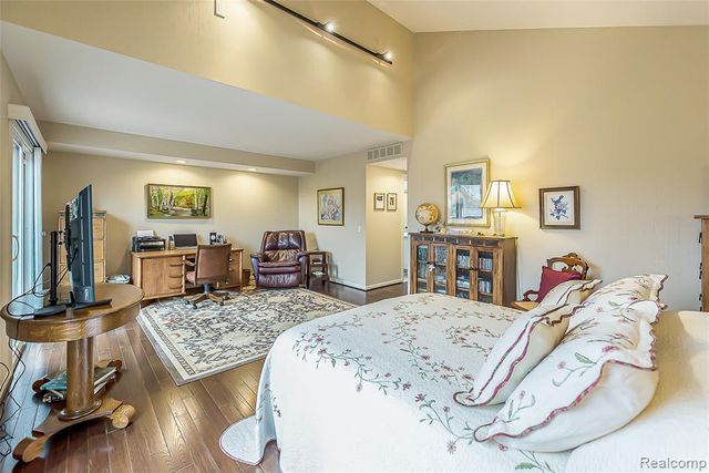 21100 Boulder Circle, Northville, MI 48167
