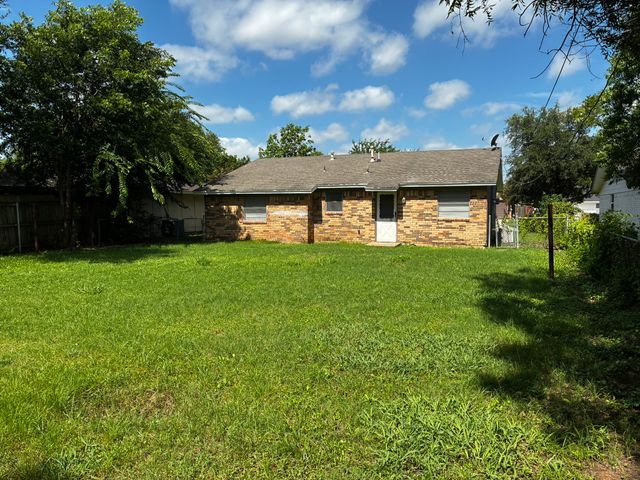 1610 Avenue A, Grand Prairie, TX 75051
