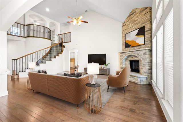 604 Cody Lane, Mansfield, TX 76063