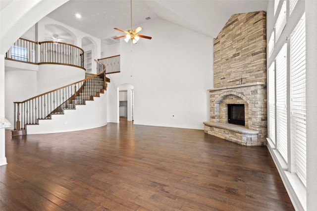 604 Cody Lane, Mansfield, TX 76063