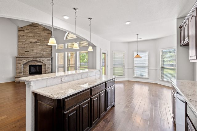 604 Cody Lane, Mansfield, TX 76063