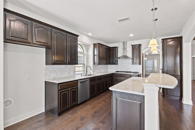 604 Cody Lane, Mansfield, TX 76063