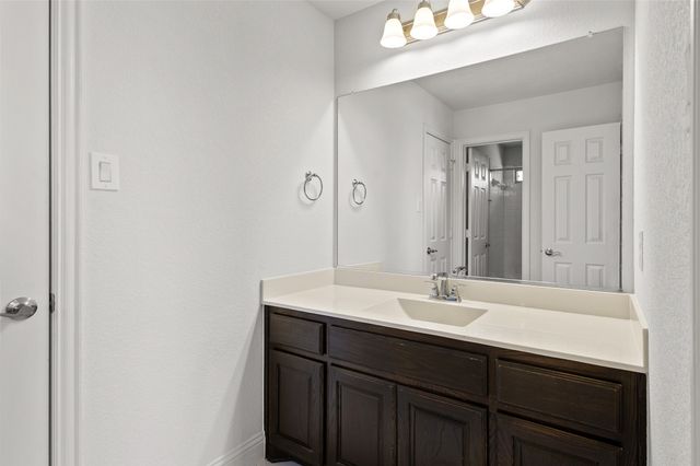 604 Cody Lane, Mansfield, TX 76063