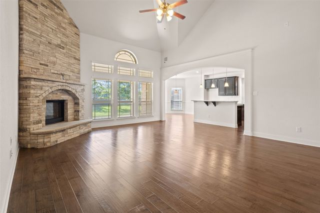 604 Cody Lane, Mansfield, TX 76063