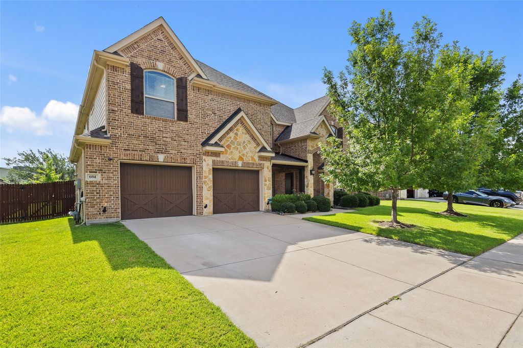 604 Cody Lane, Mansfield, TX 76063