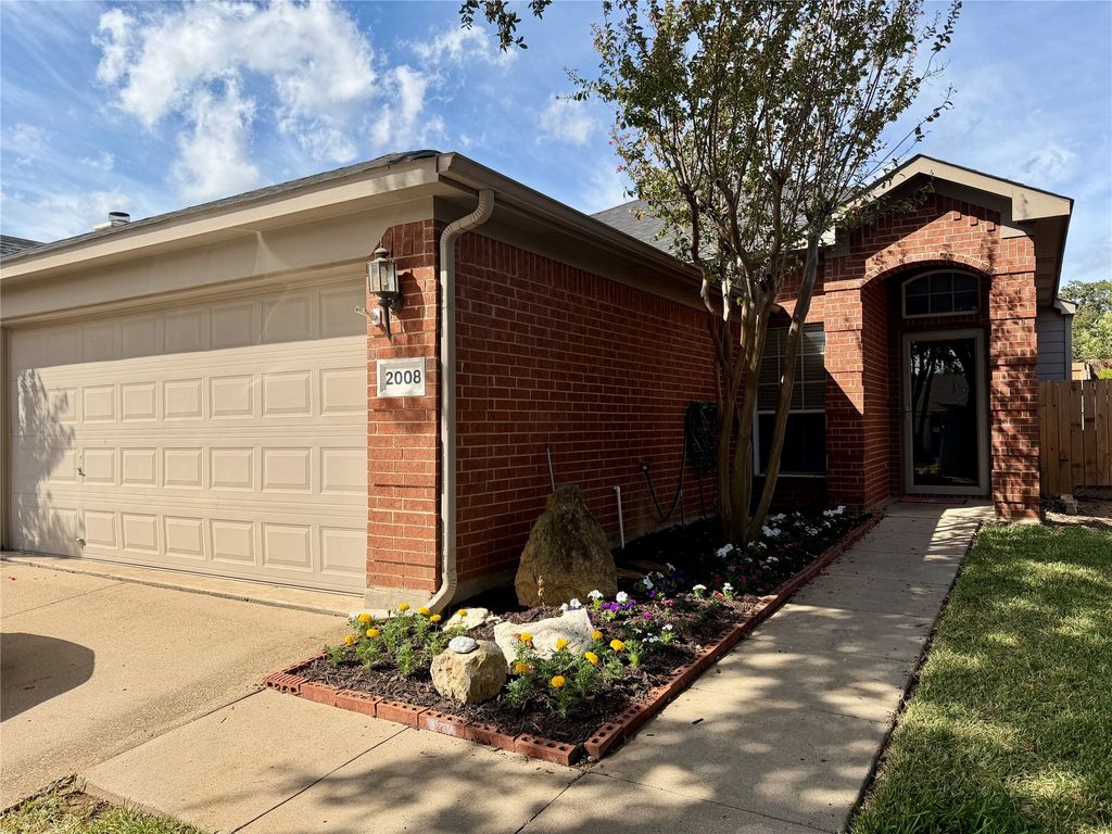 2008 Kingsbrook Trail, Fort Worth, TX 76120