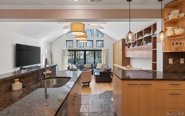 3 N Avalon Road, Great Neck, NY 11021