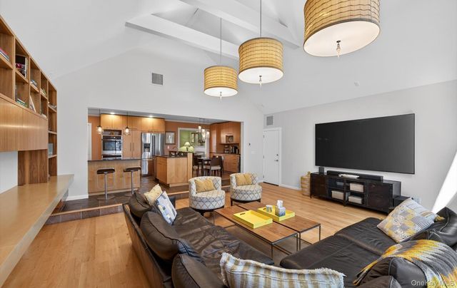 3 N Avalon Road, Great Neck, NY 11021