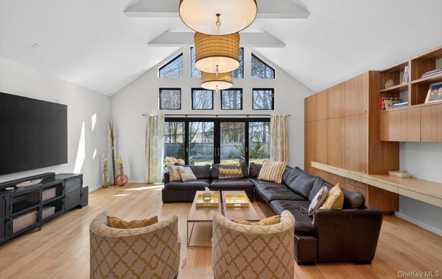 3 N Avalon Road, Great Neck, NY 11021