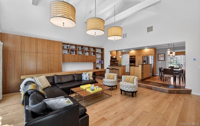 3 N Avalon Road, Great Neck, NY 11021