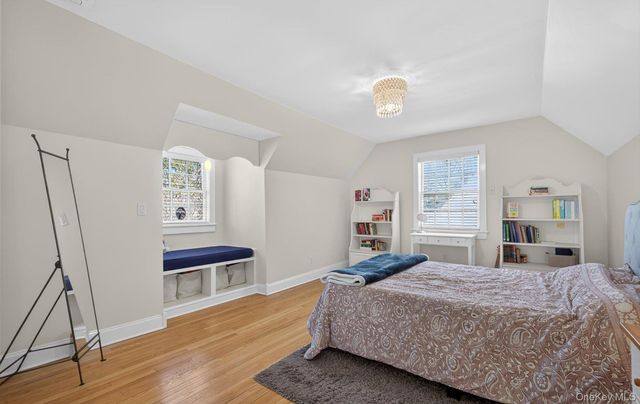 3 N Avalon Road, Great Neck, NY 11021