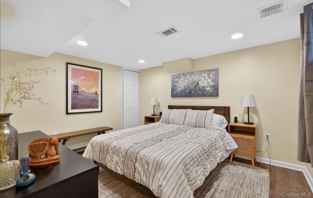 3 N Avalon Road, Great Neck, NY 11021