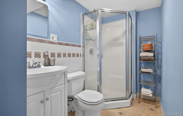 3 N Avalon Road, Great Neck, NY 11021