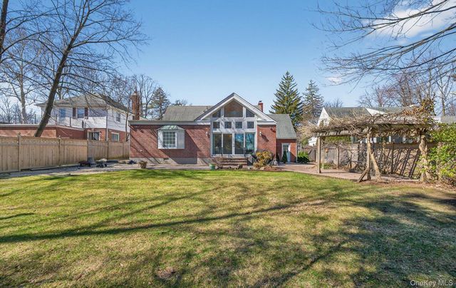 3 N Avalon Road, Great Neck, NY 11021