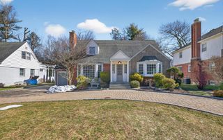 3 N Avalon Road, Great Neck, NY 11021