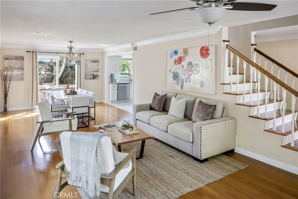 Image 3 of property listing at 5150 La Crescenta Ave, La Crescenta, CA 91214