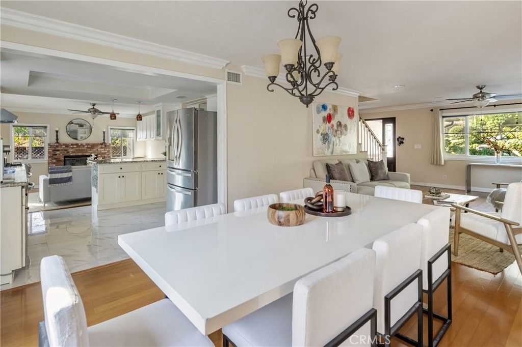 Image 7 of property listing at 5150 La Crescenta Ave, La Crescenta, CA 91214