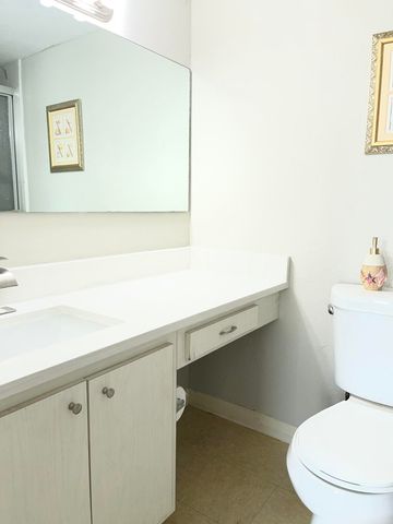 12002 Poinciana Boulevard 204, Royal Palm Beach, FL 33411