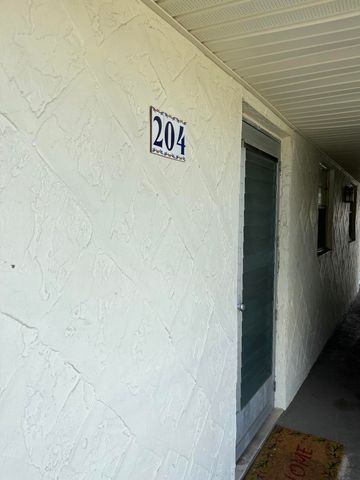 12002 Poinciana Boulevard 204, Royal Palm Beach, FL 33411