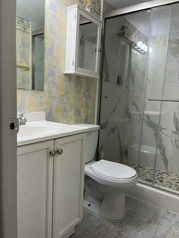 12002 Poinciana Boulevard 204, Royal Palm Beach, FL 33411