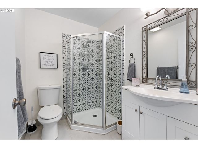 8552 Sw BRIGHTFIELD Cir, Portland, OR 97223