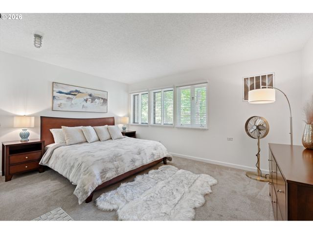 8552 Sw BRIGHTFIELD Cir, Portland, OR 97223