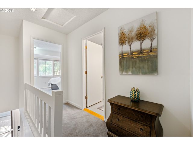 8552 Sw BRIGHTFIELD Cir, Portland, OR 97223
