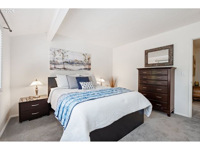 8552 Sw BRIGHTFIELD Cir, Portland, OR 97223