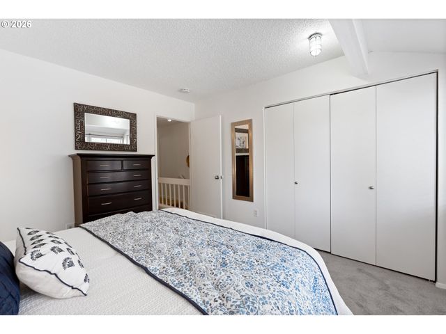 8552 Sw BRIGHTFIELD Cir, Portland, OR 97223